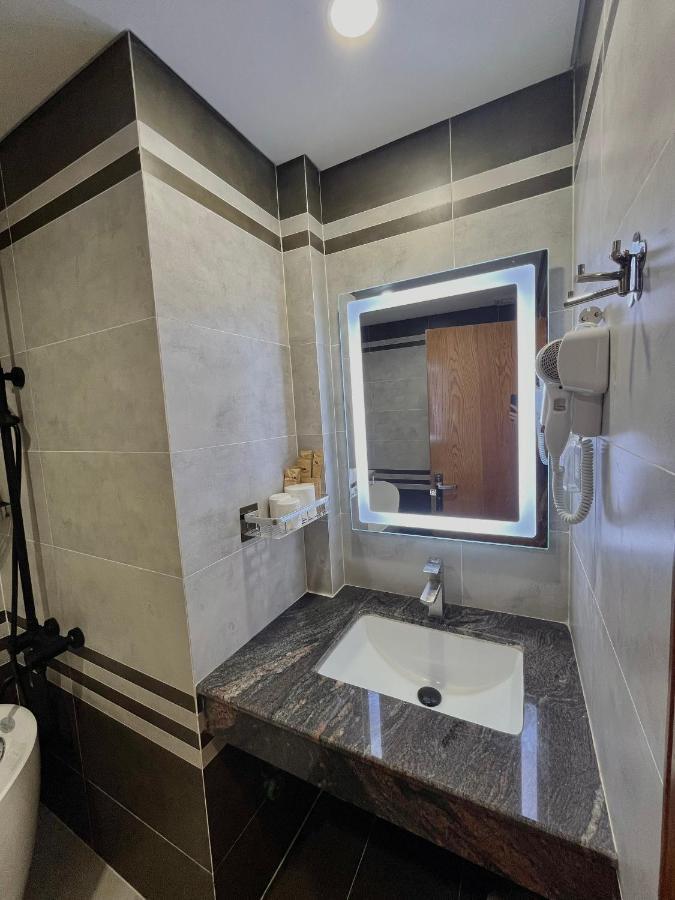 דואונג דונג Sk Boutique Hotel מראה חיצוני תמונה